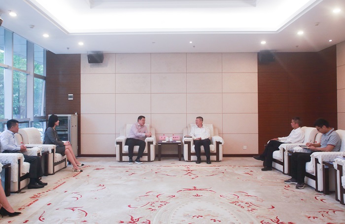 20231018嚴昊同河源市高新區黨工委書記駱世文會談2.jpg