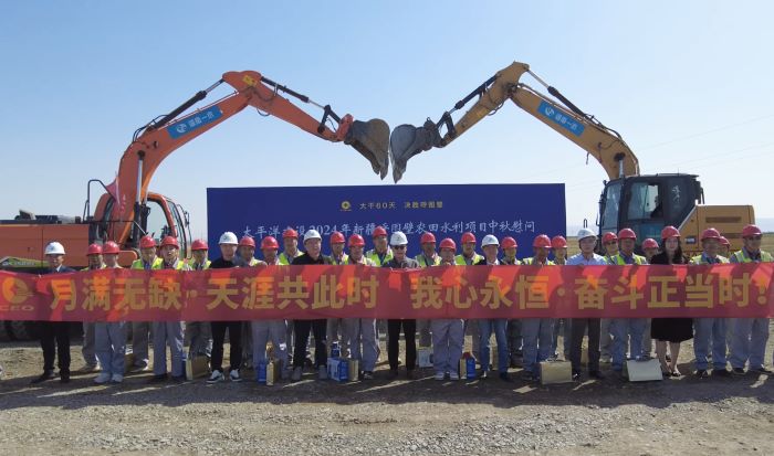 03 在新疆昌吉州呼圖壁縣農田水利天天盈球即时比分工程項目現場1.jpg