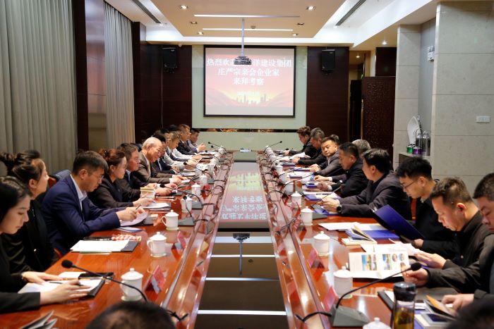 1741002567728044809.jpg 2月28日,與阿克蘇地區拜城縣委書記霍軍會談1.jpg